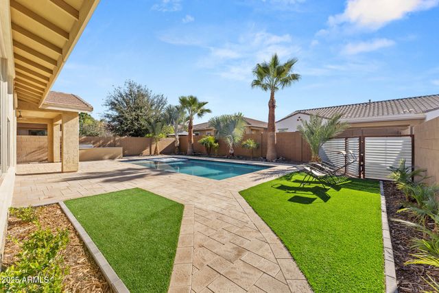 10457 E PIVITOL Avenue, Mesa, AZ 85212