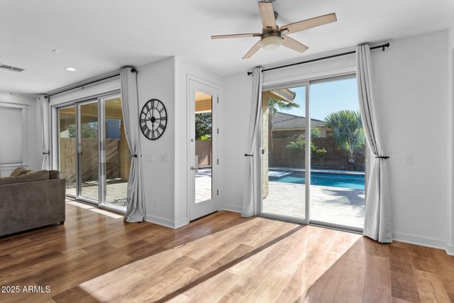 10457 E PIVITOL Avenue, Mesa, AZ 85212