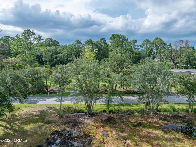 47 Meadowbrook Drive, Beaufort, SC 29907