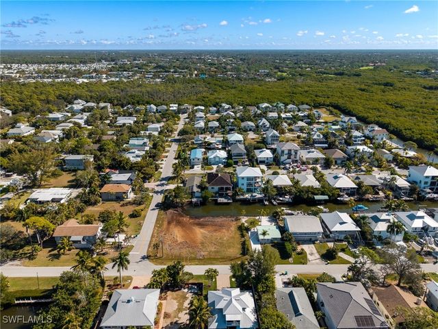 1294 Venetian WAY, Naples, FL 34110