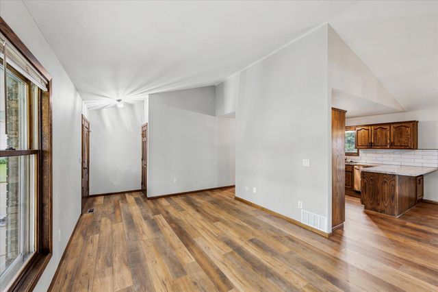11826 Larabee Circle NE, Albertville, MN 55301