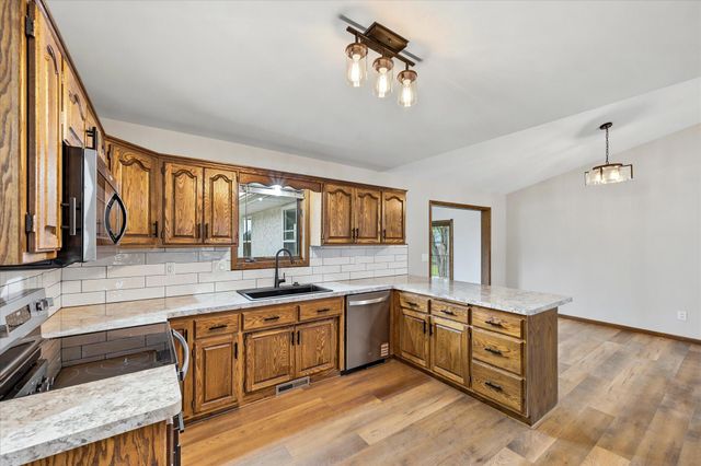 11826 Larabee Circle NE, Albertville, MN 55301