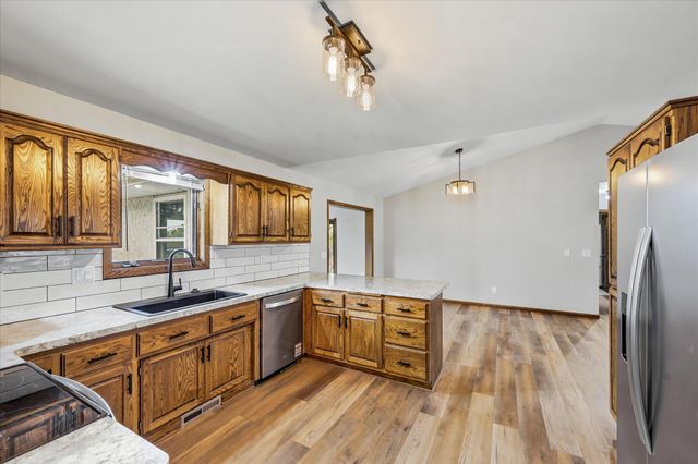 11826 Larabee Circle NE, Albertville, MN 55301