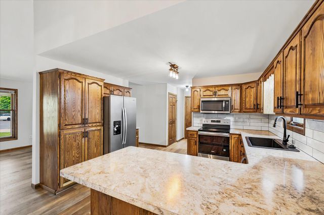 11826 Larabee Circle NE, Albertville, MN 55301