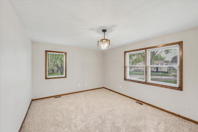 11826 Larabee Circle NE, Albertville, MN 55301