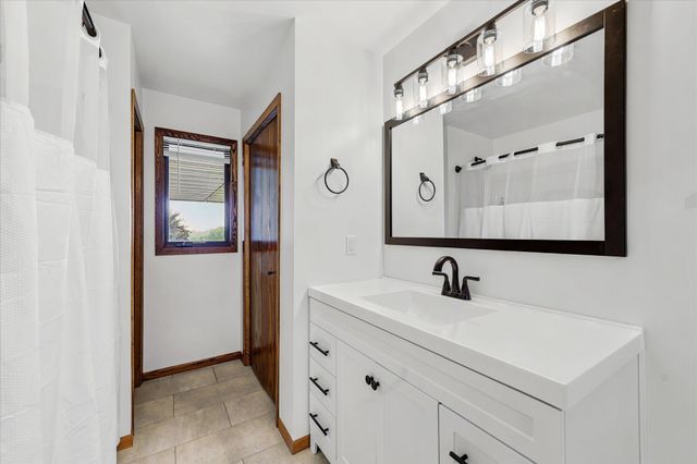 11826 Larabee Circle NE, Albertville, MN 55301