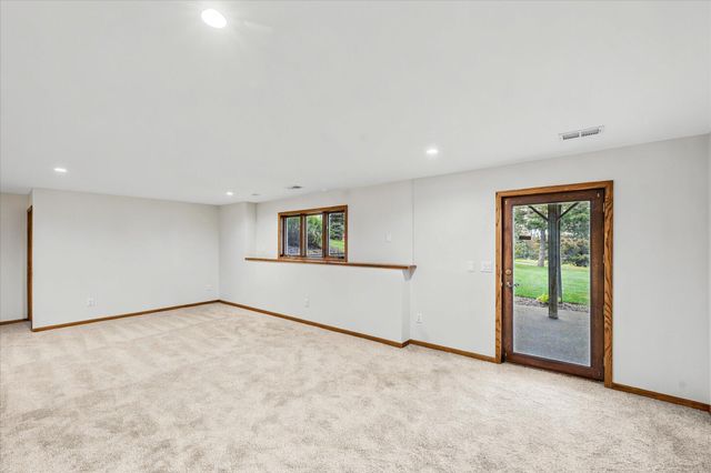 11826 Larabee Circle NE, Albertville, MN 55301