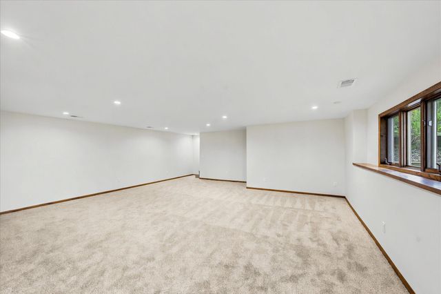 11826 Larabee Circle NE, Albertville, MN 55301