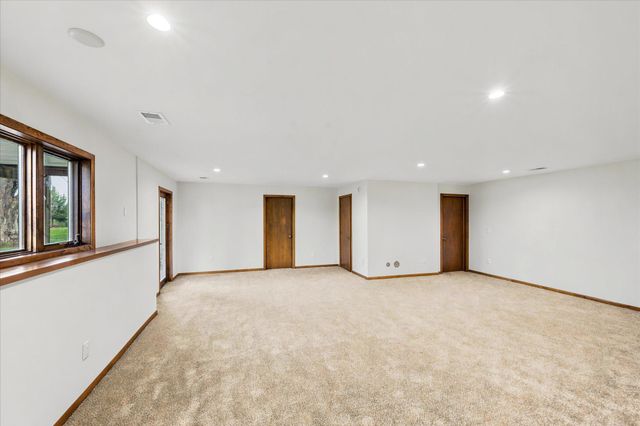 11826 Larabee Circle NE, Albertville, MN 55301