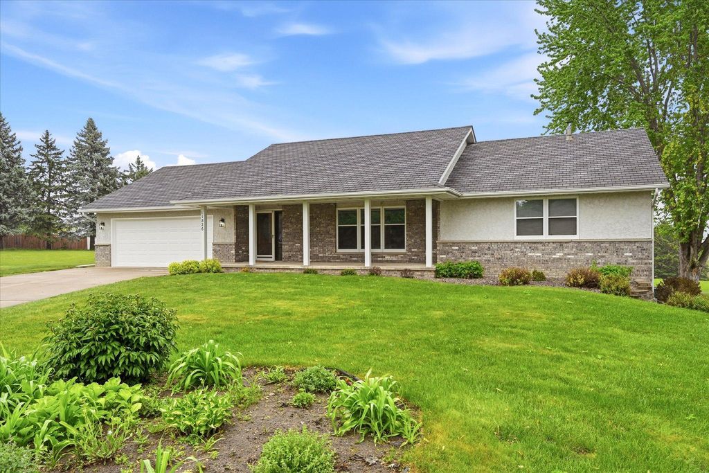 11826 Larabee Circle NE, Albertville, MN 55301