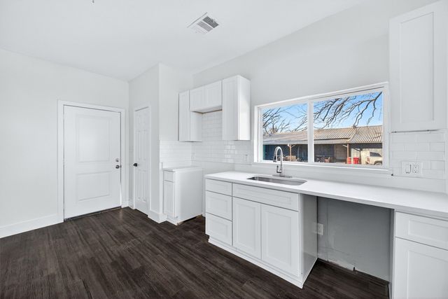 710 E Lamar Street, Sherman, TX 75090