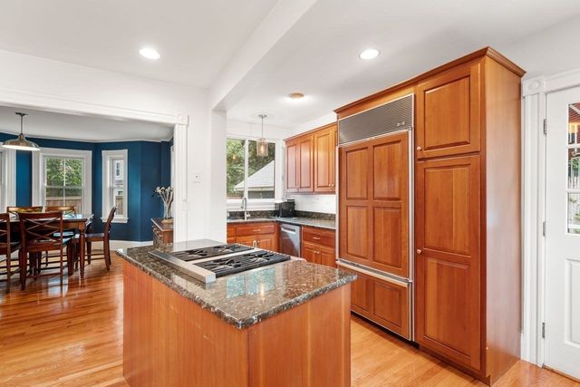 28 River Road, Weston, MA 02493