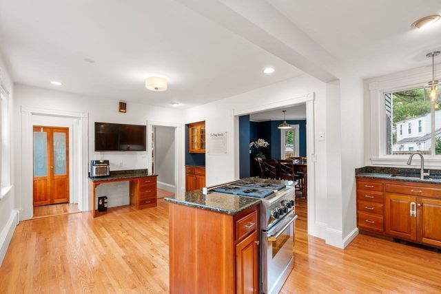 28 River Road, Weston, MA 02493