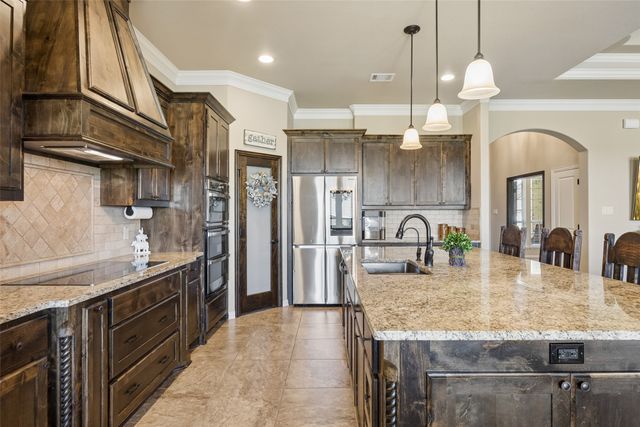 135 Stanford Lane, Springtown, TX 76082
