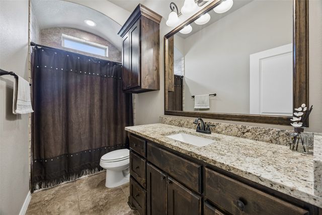 135 Stanford Lane, Springtown, TX 76082