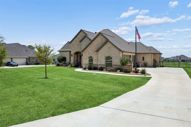 135 Stanford Lane, Springtown, TX 76082