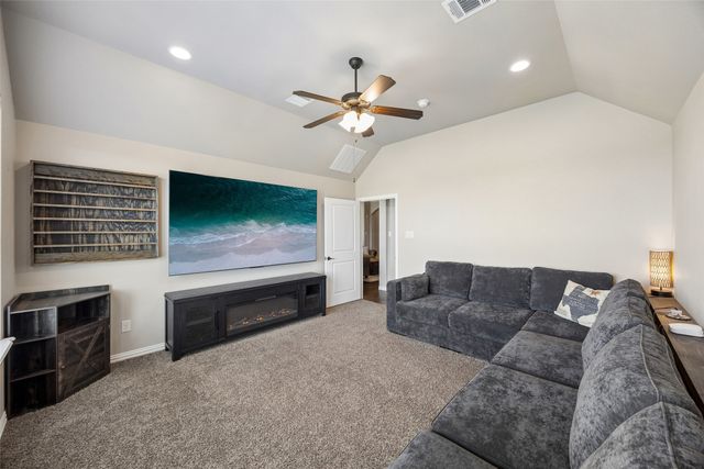 135 Stanford Lane, Springtown, TX 76082