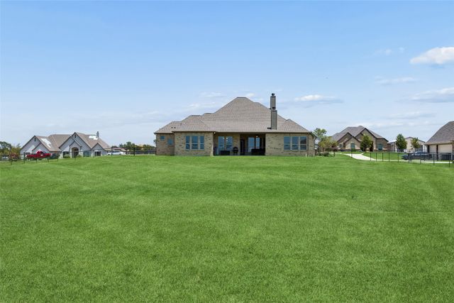 135 Stanford Lane, Springtown, TX 76082