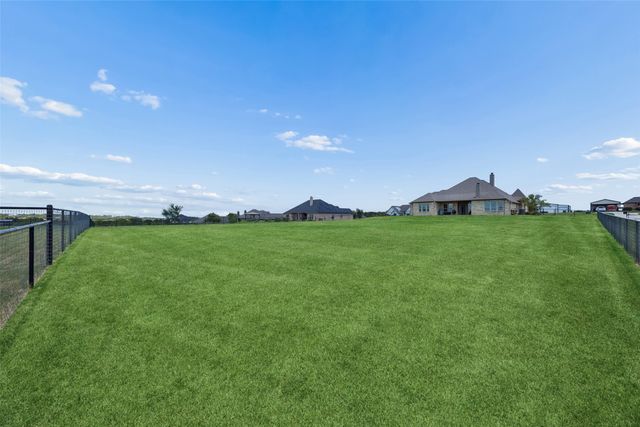 135 Stanford Lane, Springtown, TX 76082
