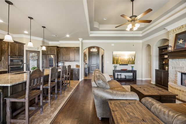 135 Stanford Lane, Springtown, TX 76082