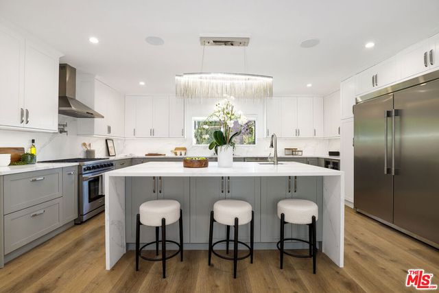 5900 Nita Avenue, Woodland Hills, CA 91367