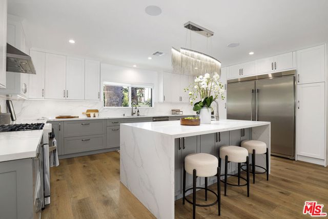 5900 Nita Avenue, Woodland Hills, CA 91367