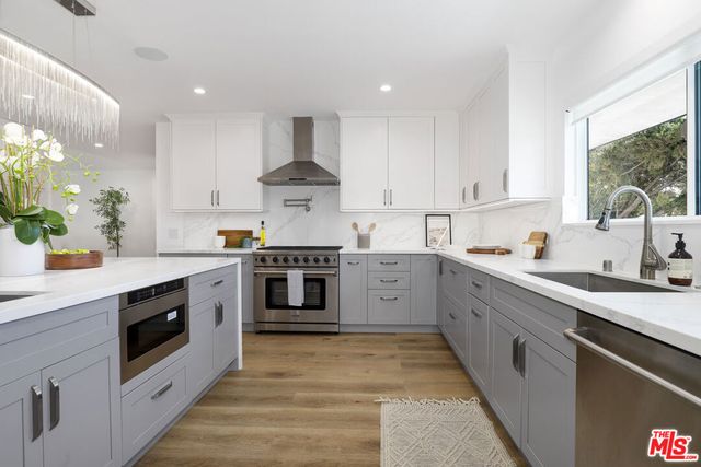 5900 Nita Avenue, Woodland Hills, CA 91367