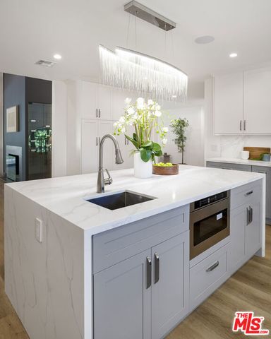 5900 Nita Avenue, Woodland Hills, CA 91367