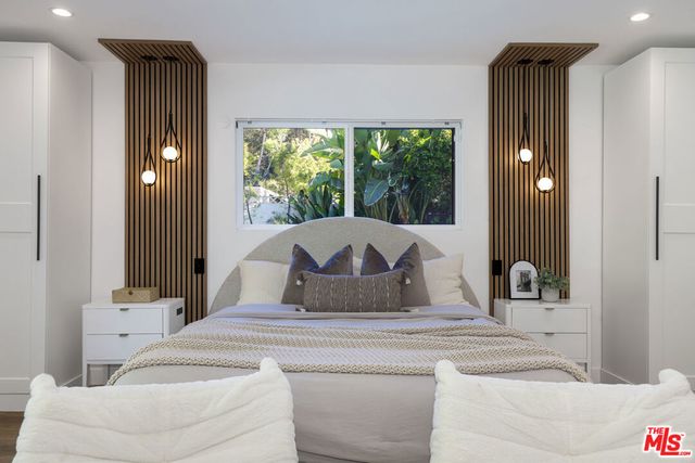 5900 Nita Avenue, Woodland Hills, CA 91367