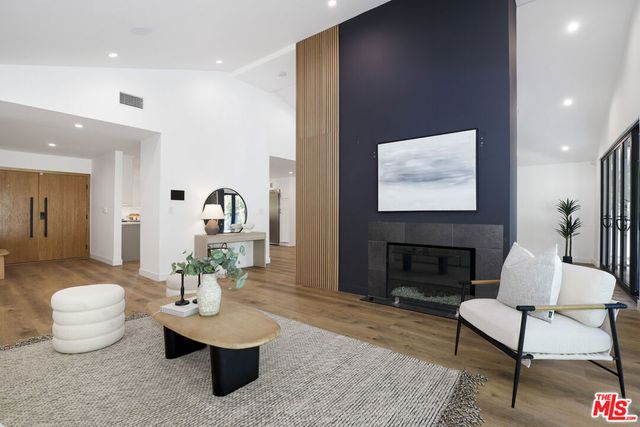 5900 Nita Avenue, Woodland Hills, CA 91367