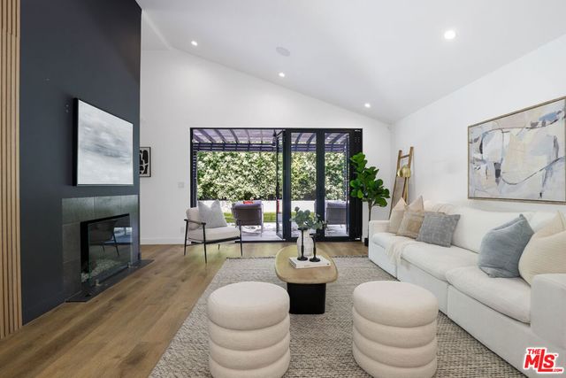 5900 Nita Avenue, Woodland Hills, CA 91367