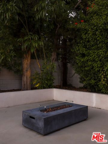 5900 Nita Avenue, Woodland Hills, CA 91367