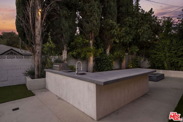 5900 Nita Avenue, Woodland Hills, CA 91367