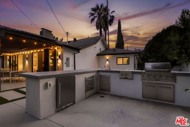 5900 Nita Avenue, Woodland Hills, CA 91367