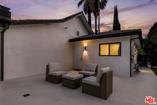 5900 Nita Avenue, Woodland Hills, CA 91367