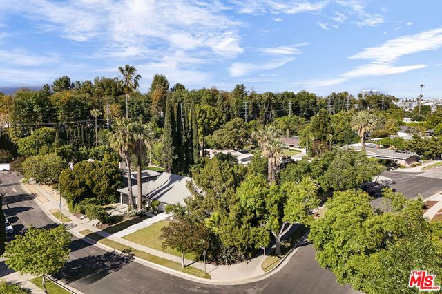 5900 Nita Avenue, Woodland Hills, CA 91367