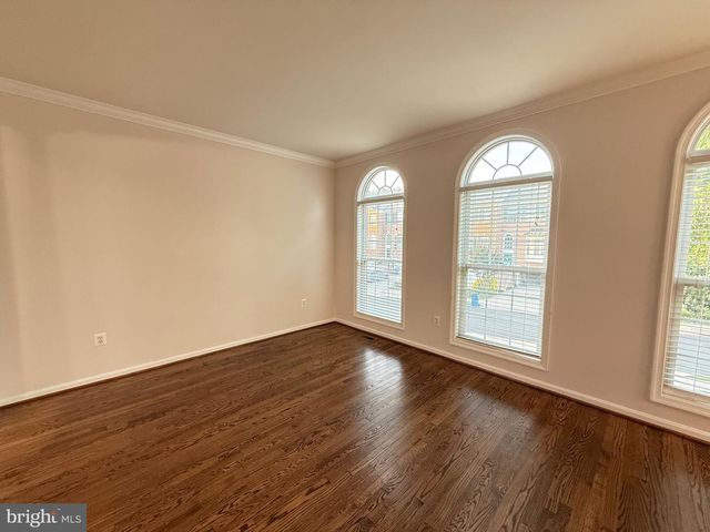 13627 CEDAR RUN LN, Herndon, VA 20171