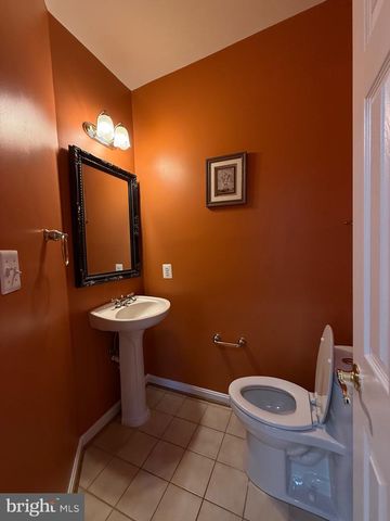 13627 CEDAR RUN LN, Herndon, VA 20171