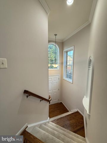 13627 CEDAR RUN LN, Herndon, VA 20171