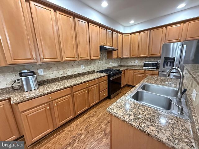 13627 CEDAR RUN LN, Herndon, VA 20171