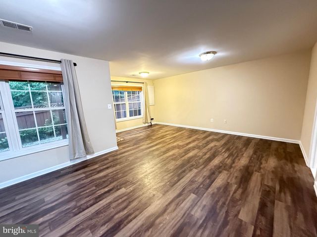 13627 CEDAR RUN LN, Herndon, VA 20171