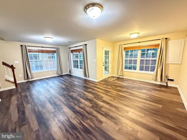 13627 CEDAR RUN LN, Herndon, VA 20171