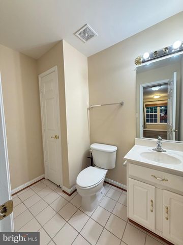 13627 CEDAR RUN LN, Herndon, VA 20171