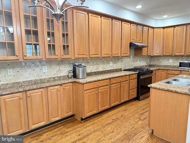 13627 CEDAR RUN LN, Herndon, VA 20171