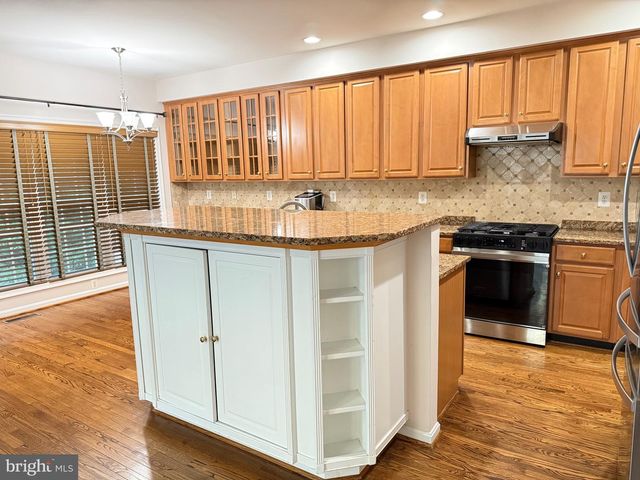 13627 CEDAR RUN LN, Herndon, VA 20171