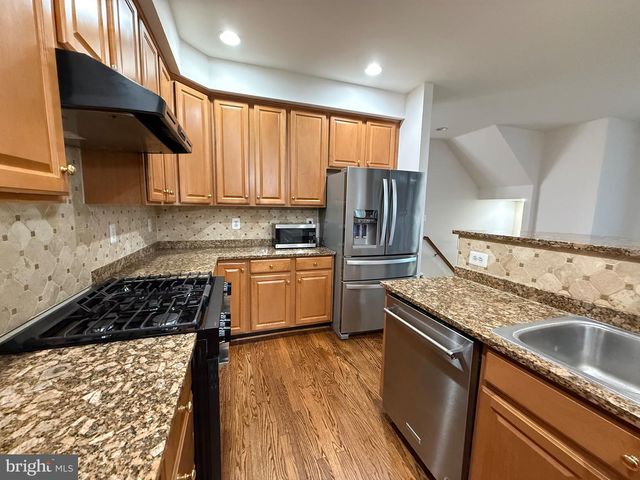 13627 CEDAR RUN LN, Herndon, VA 20171