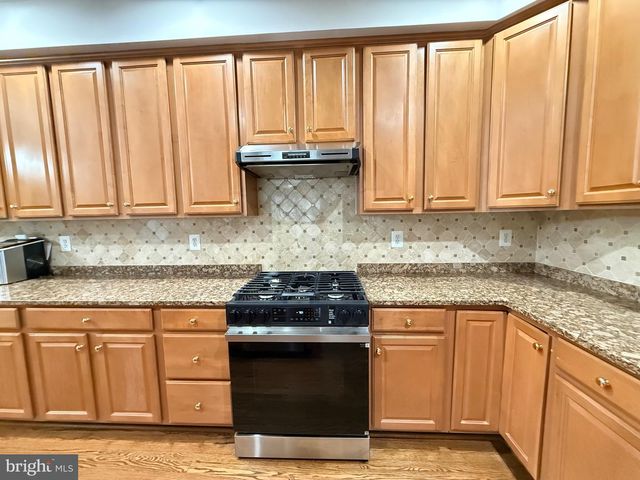 13627 CEDAR RUN LN, Herndon, VA 20171