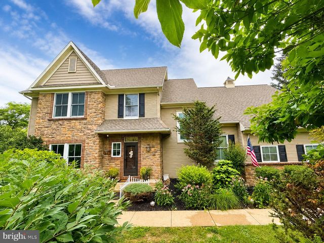 805 N CRESCENT AVE, Hamburg, PA 19526