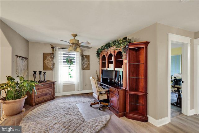 805 N CRESCENT AVE, Hamburg, PA 19526