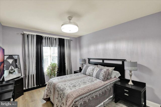 805 N CRESCENT AVE, Hamburg, PA 19526